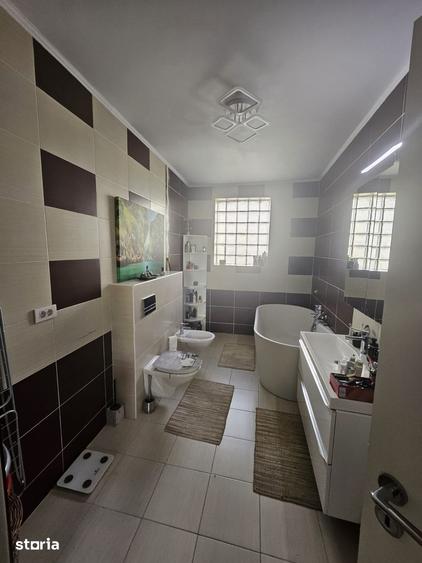 Casă cu 3 camere cu Teren 200 Mp în Gării