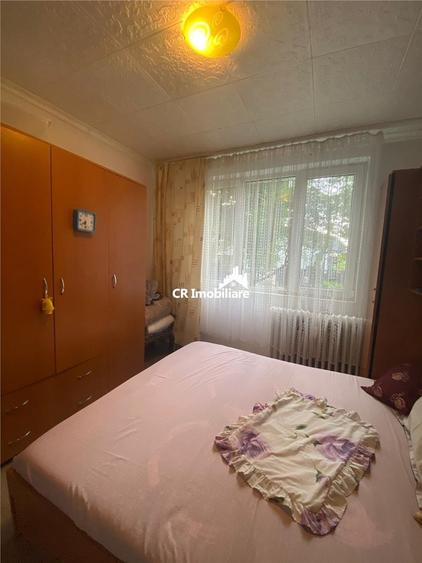 Apartament cu 3 camere semidecomandat, mobilat în Drumul Găzarului