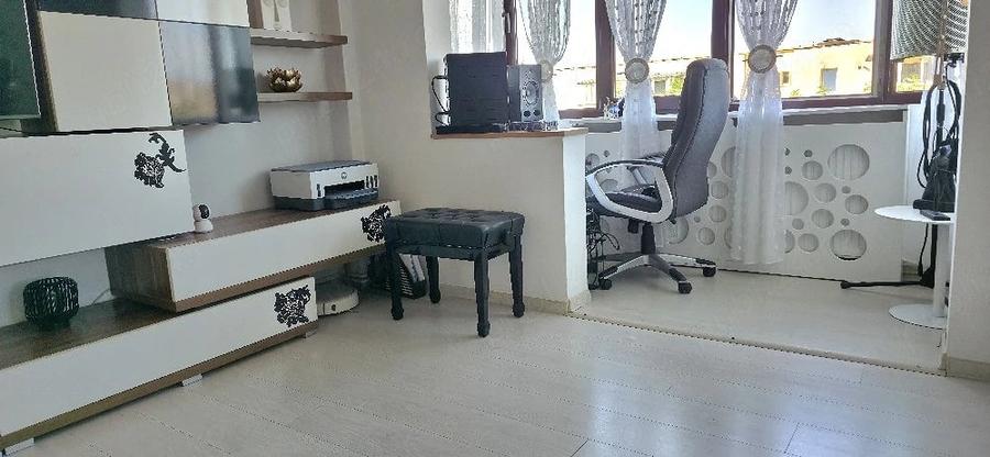 Apartament cu 2 camere nedecomandat în Astra