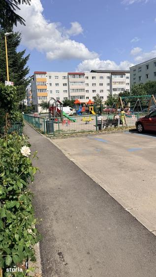Garsonieră în Est
