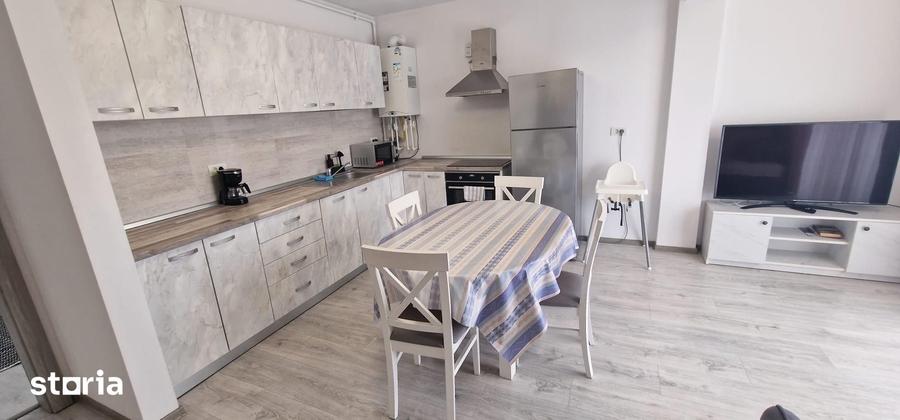 Apartament cu 3 camere în Cetate