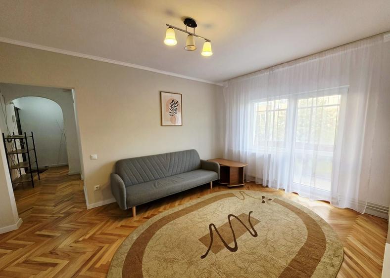 Apartament cu 3 camere semidecomandat, mobilat în Grigorescu