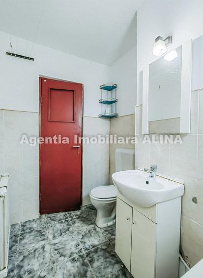 Garsonieră decomandată în Micro 15