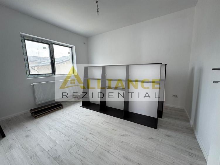 Duplex cu 4 camere decomandat cu Canalizare în Central