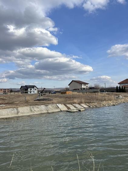 Teren de 3000 mp, în Șimian