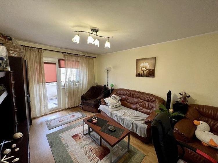 Apartament cu 2 camere decomandat în Astra