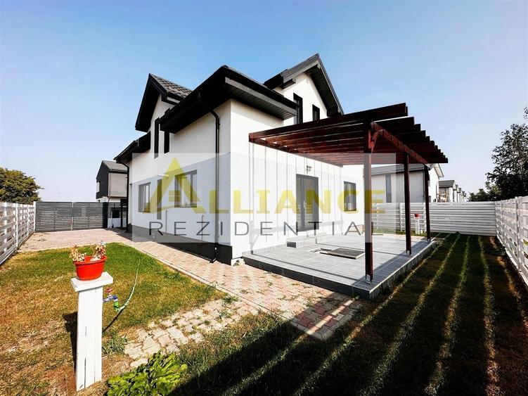 Casă individuală cu 5 camere cu Canalizare în Berceni