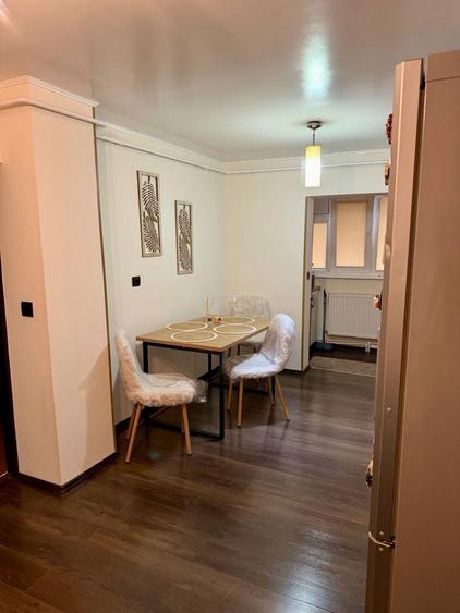 Apartament cu 3 camere decomandat în Călărași