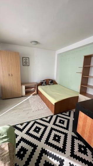 Apartament cu 3 camere decomandat, mobilat în Gheorgheni