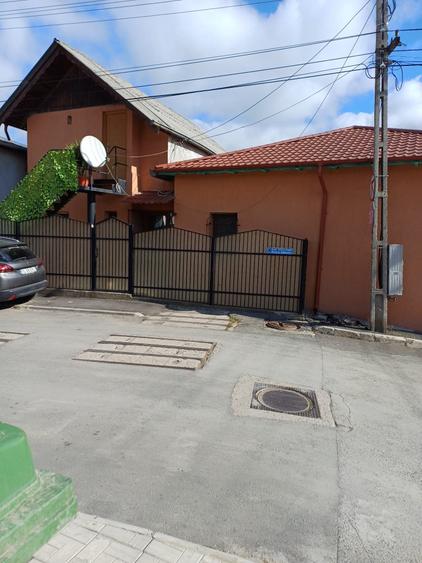 Casă cu 4 camere cu Teren 400 Mp în Exterior Vest