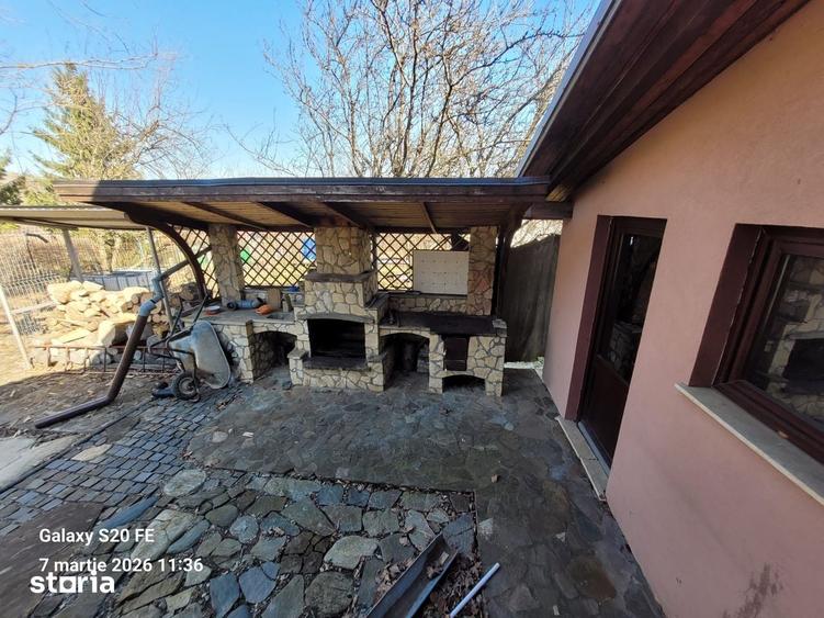 Casă cu 4 camere cu Teren 1200 Mp în Sadu