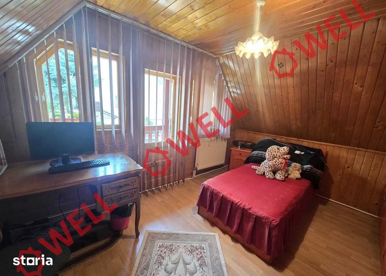 Casă cu 6 camere cu Teren 421 Mp în Central