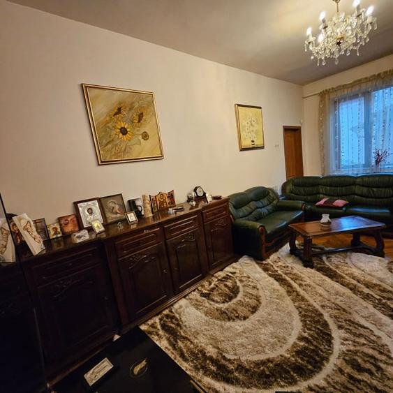 Casă individuală cu 5 camere cu Canalizare în Ultracentral