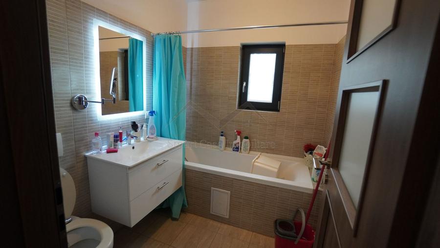 Casă individuală cu 3 camere cu Canalizare în Rediu