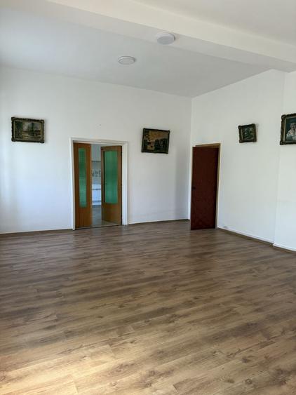 Casă cu 4 camere cu Teren 1580 Mp în Cățelu