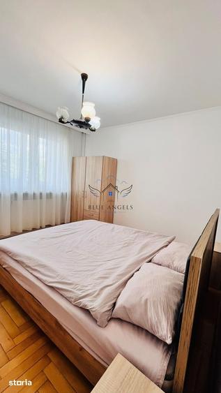 Apartament cu 3 camere semidecomandat în Florilor