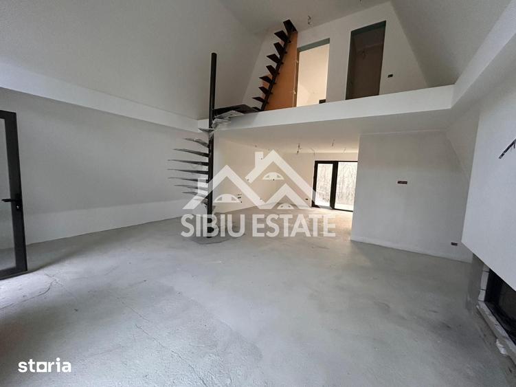 Casă cu 4 camere cu Teren 1000 Mp în Porumbacu de Jos