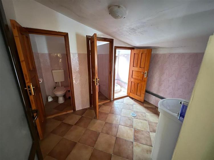Spațiu comercial, de 216 mp, în Jorăști