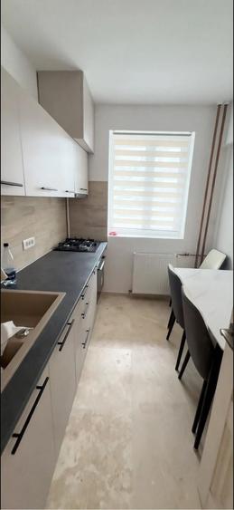 Apartament cu 3 camere semidecomandat în Cotroceni