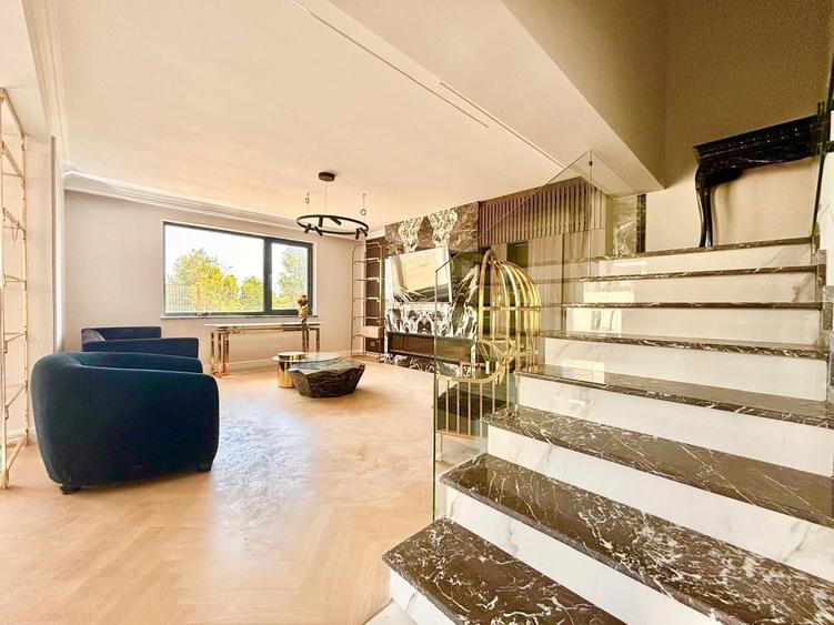 Casă individuală cu 4 camere cu Teren 500 Mp în Pipera