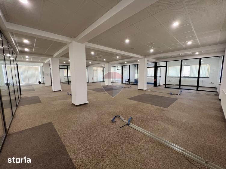Spațiu comercial, de 350 mp, în Central