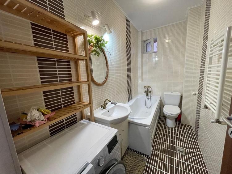 Apartament cu 2 camere decomandat, mobilat în Central