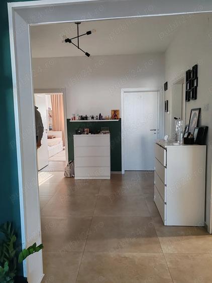 Apartament cu 3 camere nedecomandat în Ghiroda