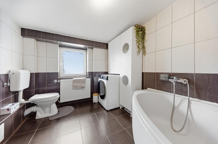 Apartament cu 2 camere decomandat, mobilat în P-ța Alba Iulia