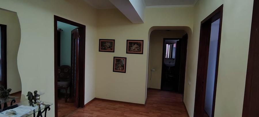 Apartament cu 4 camere în Central