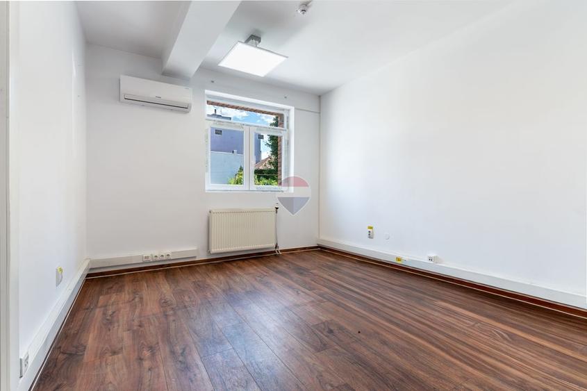 Birou, de 52.479999542236 mp, în Semicentral