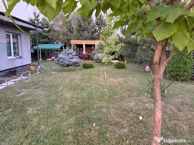 Casă cu 4 camere în Păun