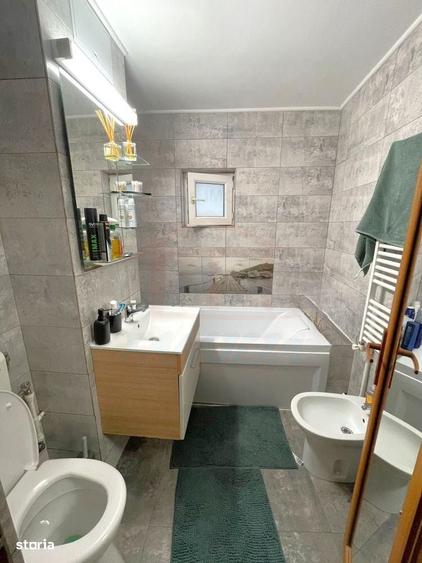 Apartament cu 2 camere decomandat în Micro 21