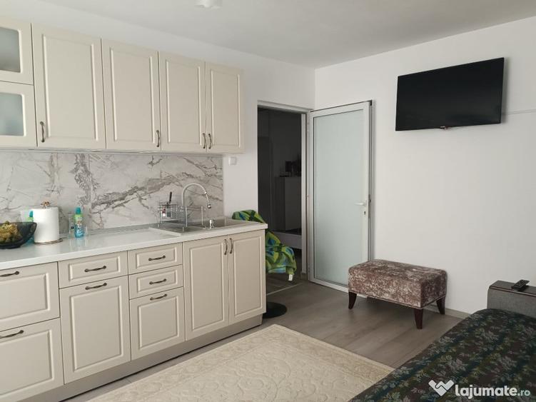 Apartament cu 3 camere decomandat în Păcurari