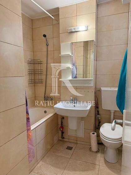 Apartament cu 2 camere semidecomandat, mobilat în Rogerius