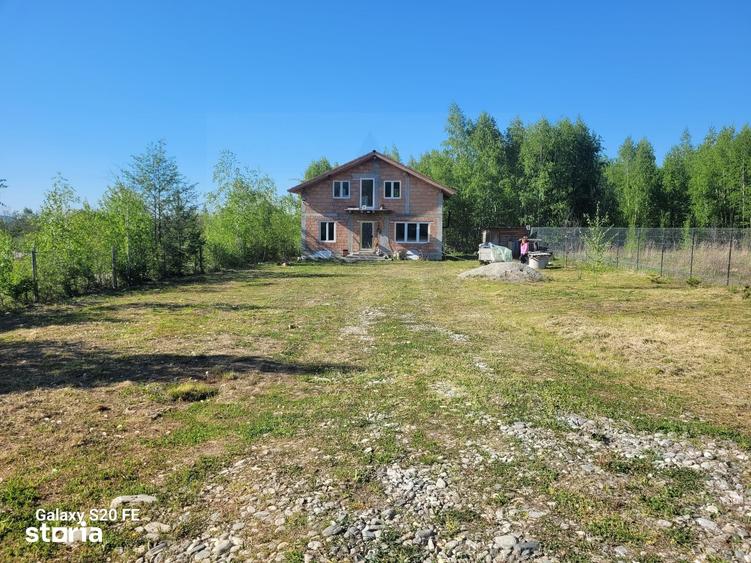 Casă cu 4 camere cu Teren 1050 Mp în Central