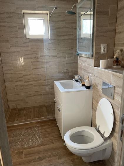 Inchiriez Apartament cu 2 camere - 4