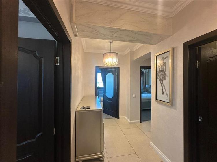 Apartament cu 3 camere decomandat, mobilat în Tătărași