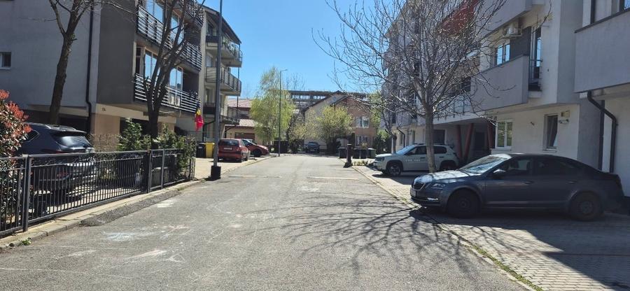 Apartament cu 2 camere semidecomandat, mobilat în Berceni