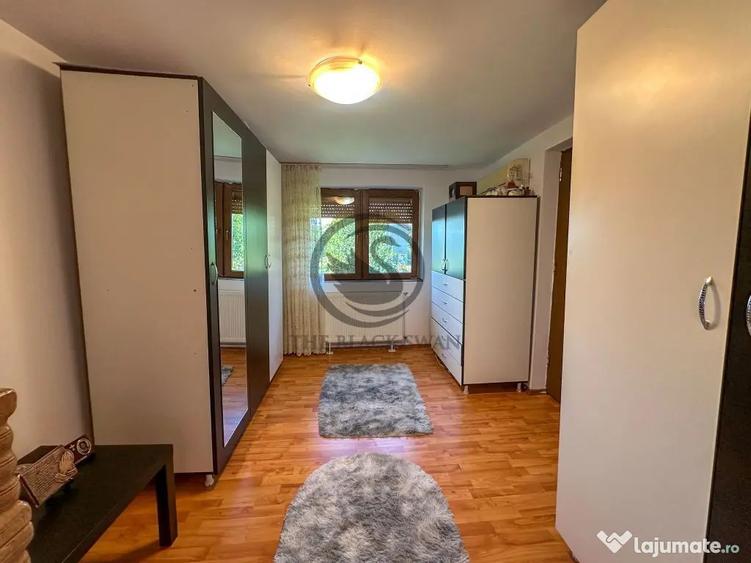 Casă cu 5 camere cu Canalizare în Cocorăștii Colț