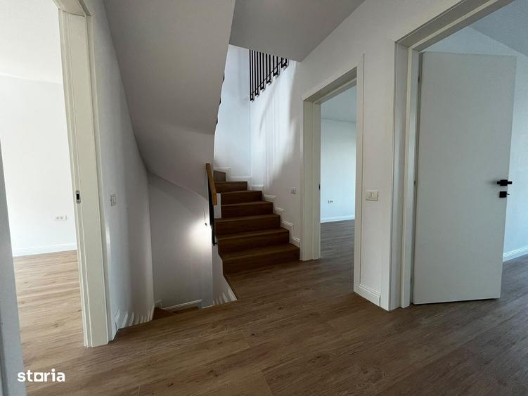 Casă cu 4 camere în Mogoșoaia
