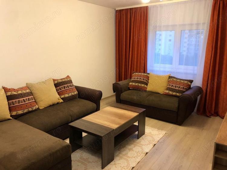 Apartament cu 3 camere decomandat în Nerva Traian