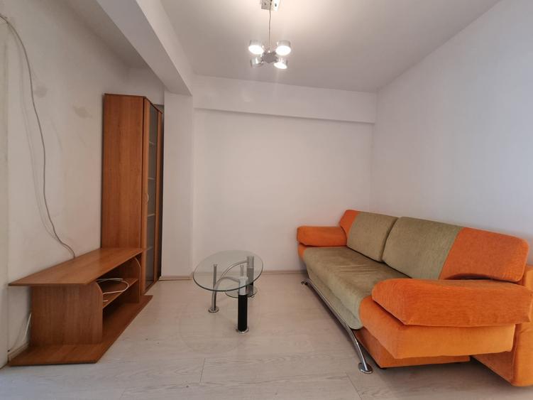 Apartament cu 2 camere decomandat, mobilat în Ultracentral