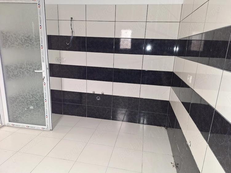 Casă cu Teren 1630 Mp în Străoane