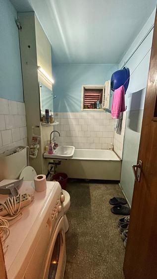 Apartament cu 3 camere decomandat în Astra