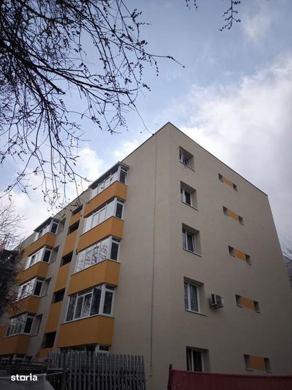 Apartament cu 2 camere semidecomandat, mobilat în Titan