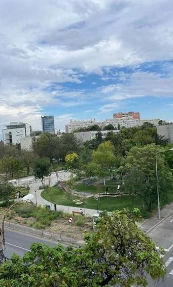 Apartament cu 3 camere decomandat în Dămăroaia