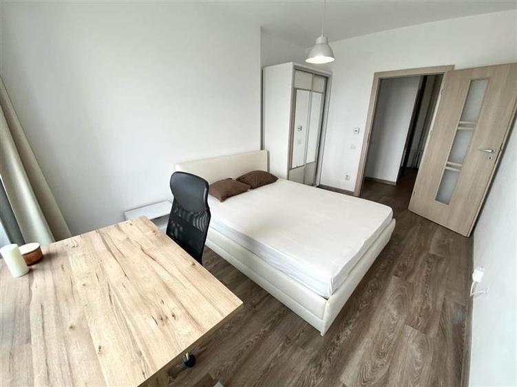 Apartament cu 3 camere circular, mobilat în Central