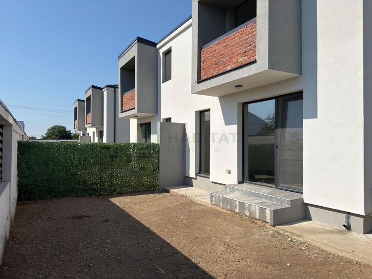 Duplex cu 4 camere cu Canalizare în Tunari