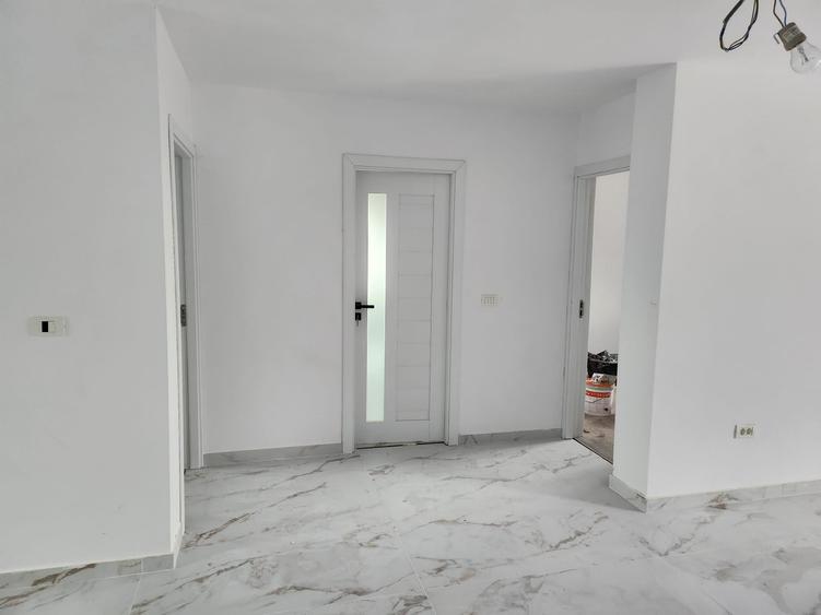 Casă cu 3 camere cu Canalizare în Mărgineni