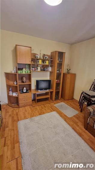 Apartament cu 2 camere decomandat în Petrișor
